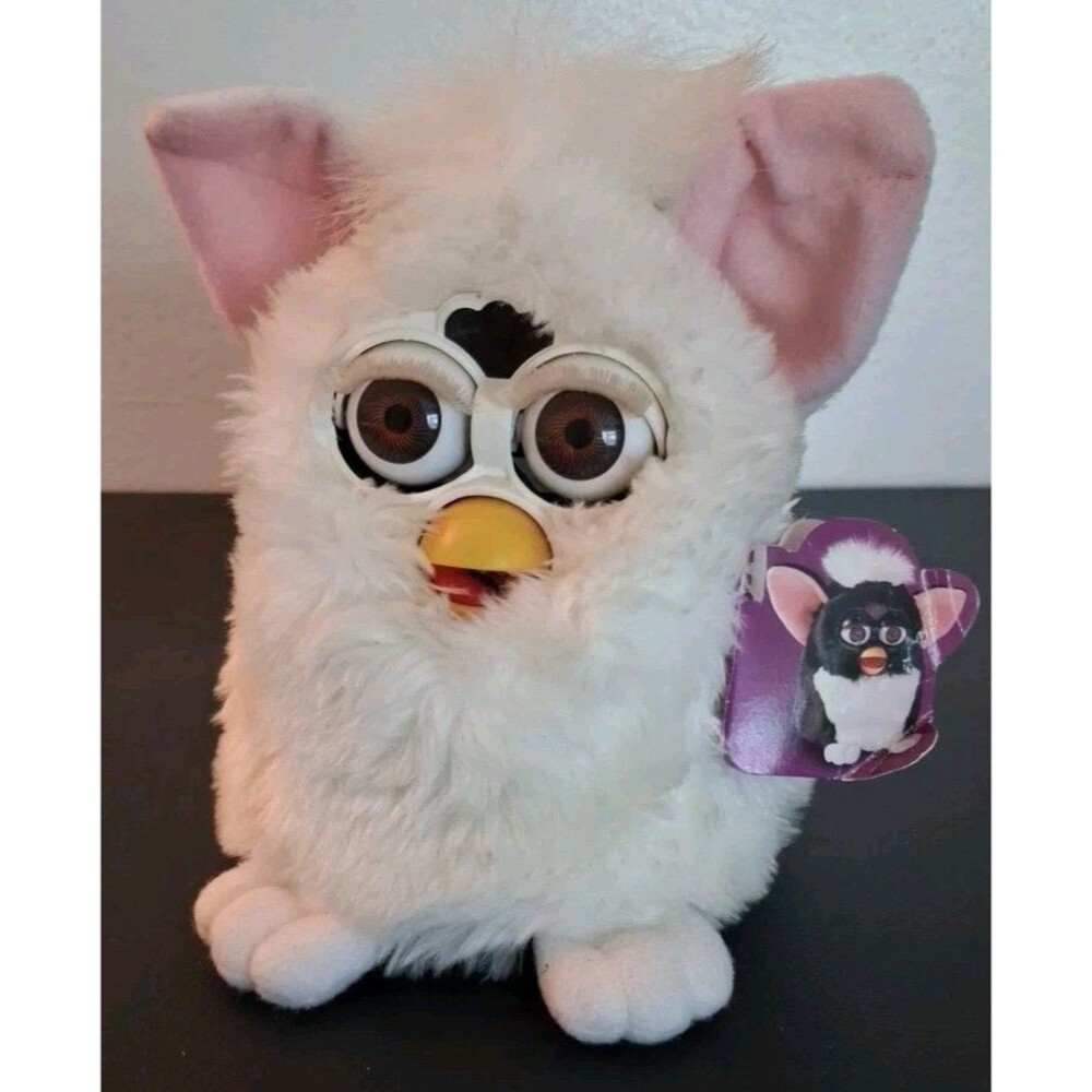 Tiger Electronics 1998 Snowball White Furby Model 70-800 Vintage With Tag